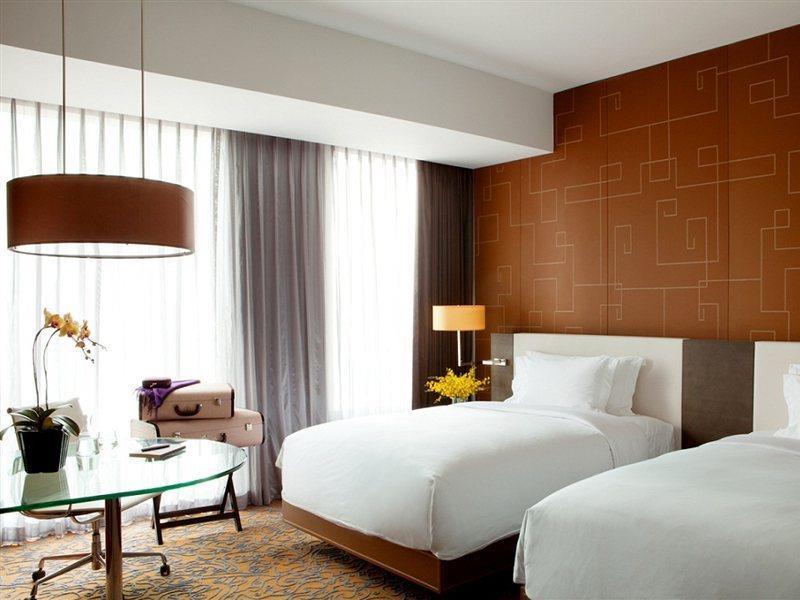 Hotel The Langham, Shanghai, Xintiandi 5*